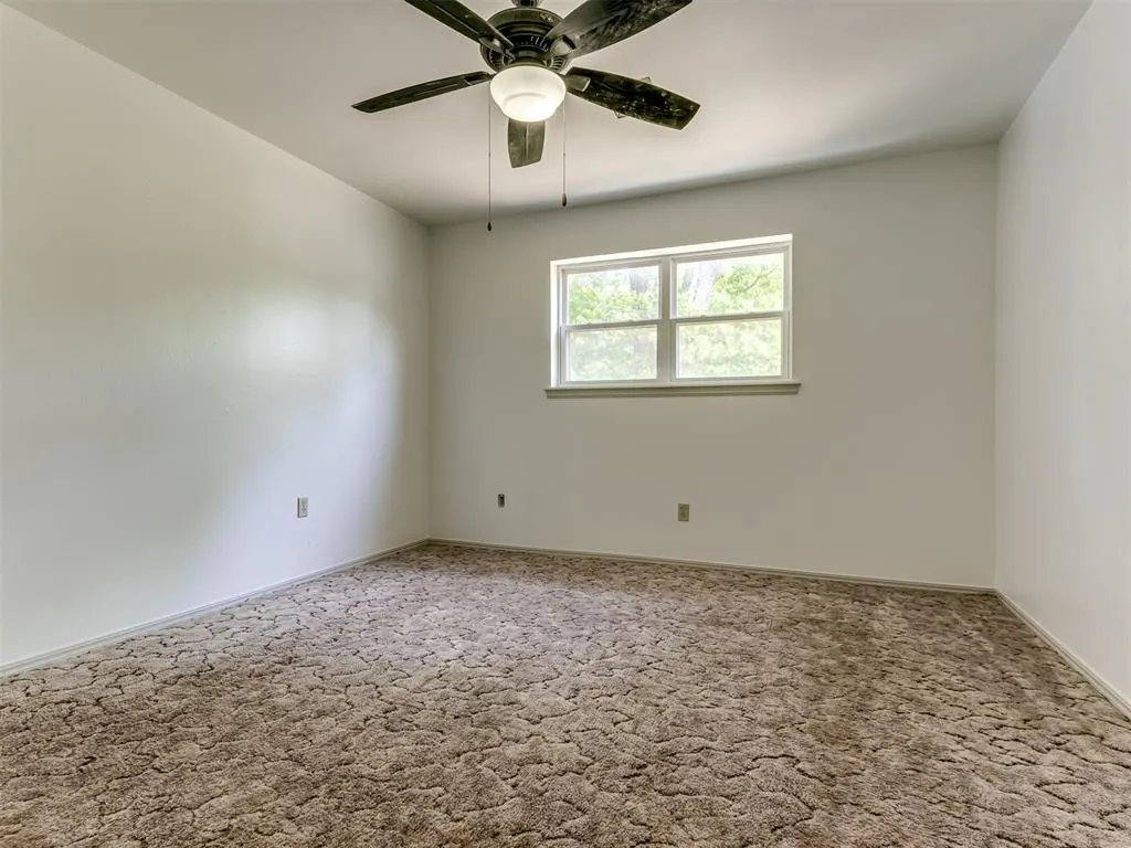 Photo 14 — 616 Whispering Oak Road, Oklahoma City, OK 73127