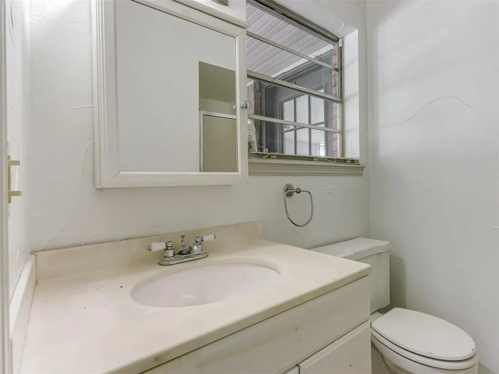 Photo 16 — 616 Whispering Oak Road, Oklahoma City, OK 73127