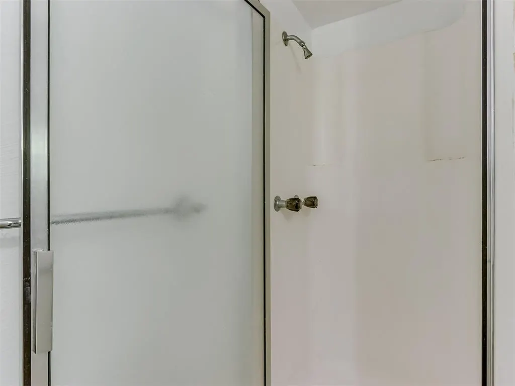 Photo 17 — 616 Whispering Oak Road, Oklahoma City, OK 73127