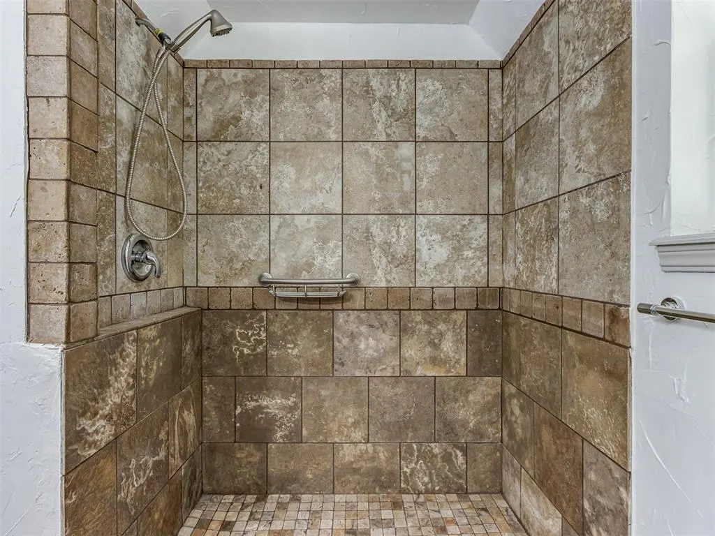 Photo 25 — 616 Whispering Oak Road, Oklahoma City, OK 73127