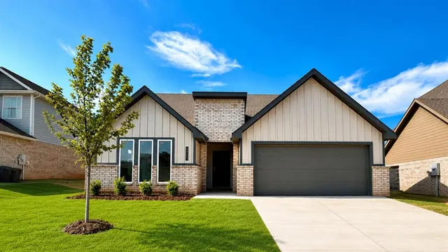 Front exterior — 4925 Maleah Avenue, Noble, OK 73068