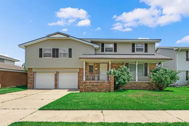 Photo 2 — 2232 Laneway Drive, Oklahoma City, OK 73159