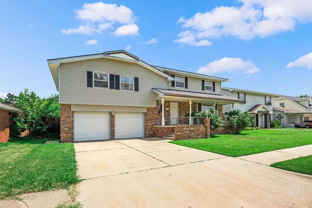 Photo 4 — 2232 Laneway Drive, Oklahoma City, OK 73159