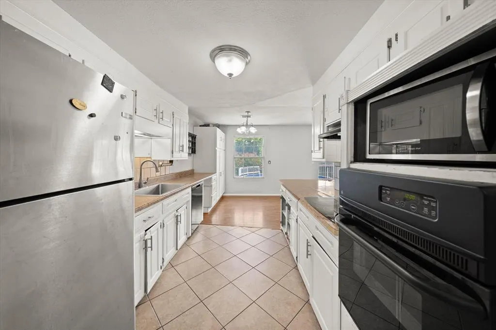 Photo 15 — 2232 Laneway Drive, Oklahoma City, OK 73159