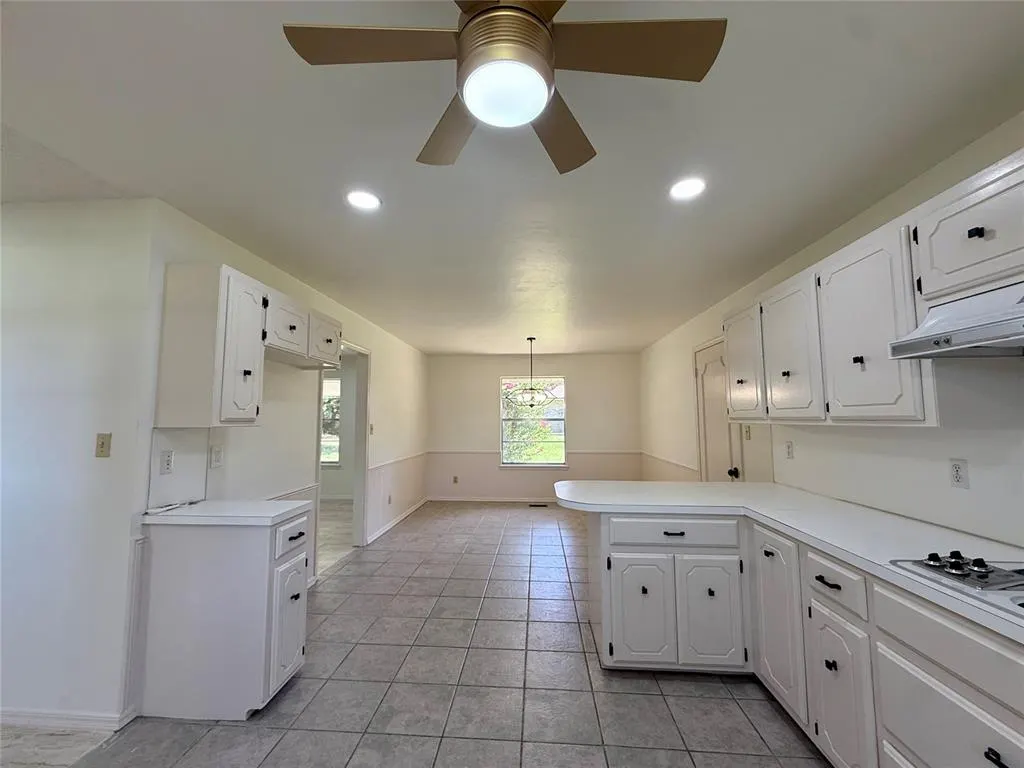 Photo 11 — 2200 Grisso Drive, Seminole, OK 74868