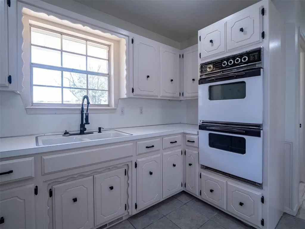Photo 11 — 2200 Grisso Drive, Seminole, OK 74868