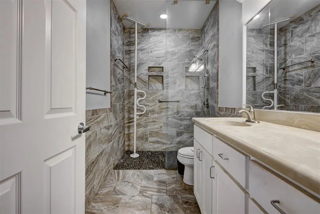 Photo 37 — 819 NW 25th Street, Oklahoma City, OK 73106