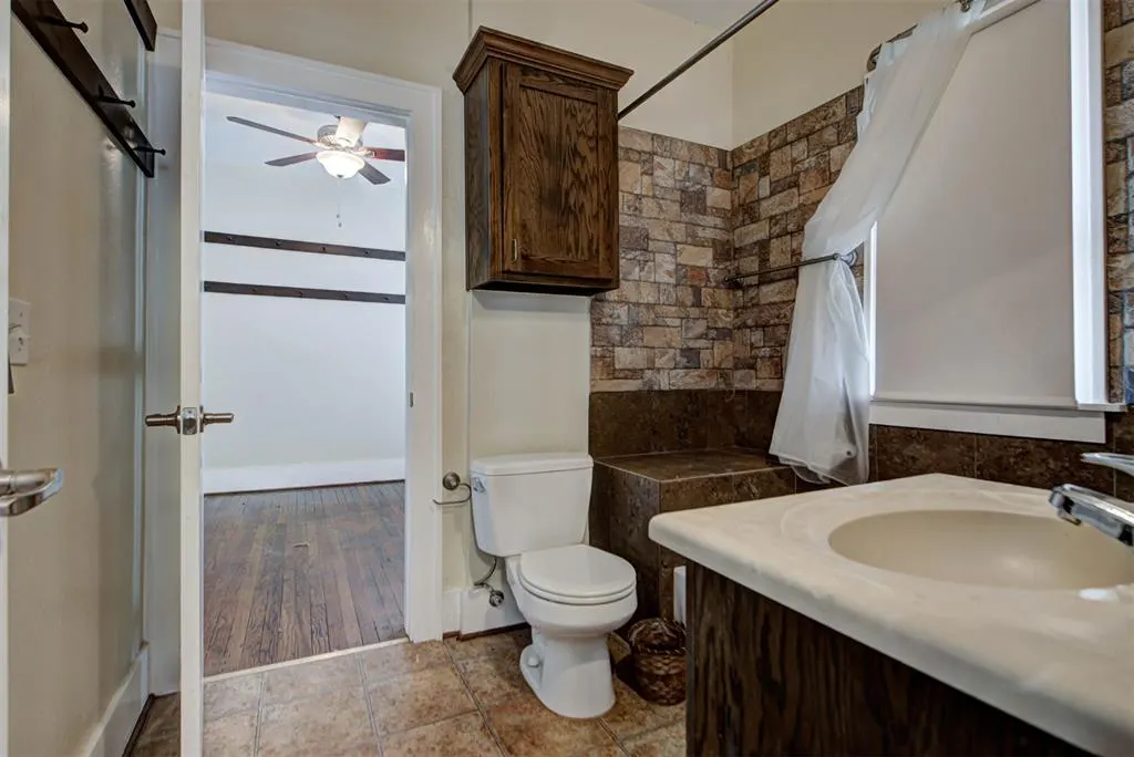 Photo 44 — 819 NW 25th Street, Oklahoma City, OK 73106