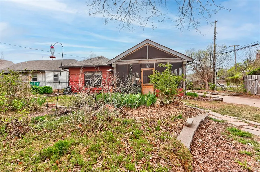 Photo 9 — 819 NW 25th Street, Oklahoma City, OK 73106