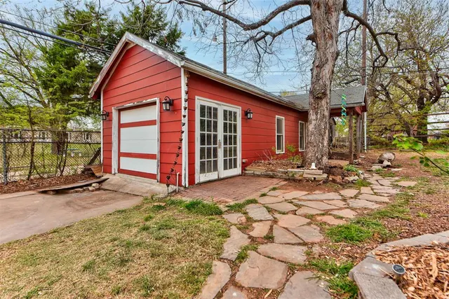 Photo 8 — 819 NW 25th Street, Oklahoma City, OK 73106
