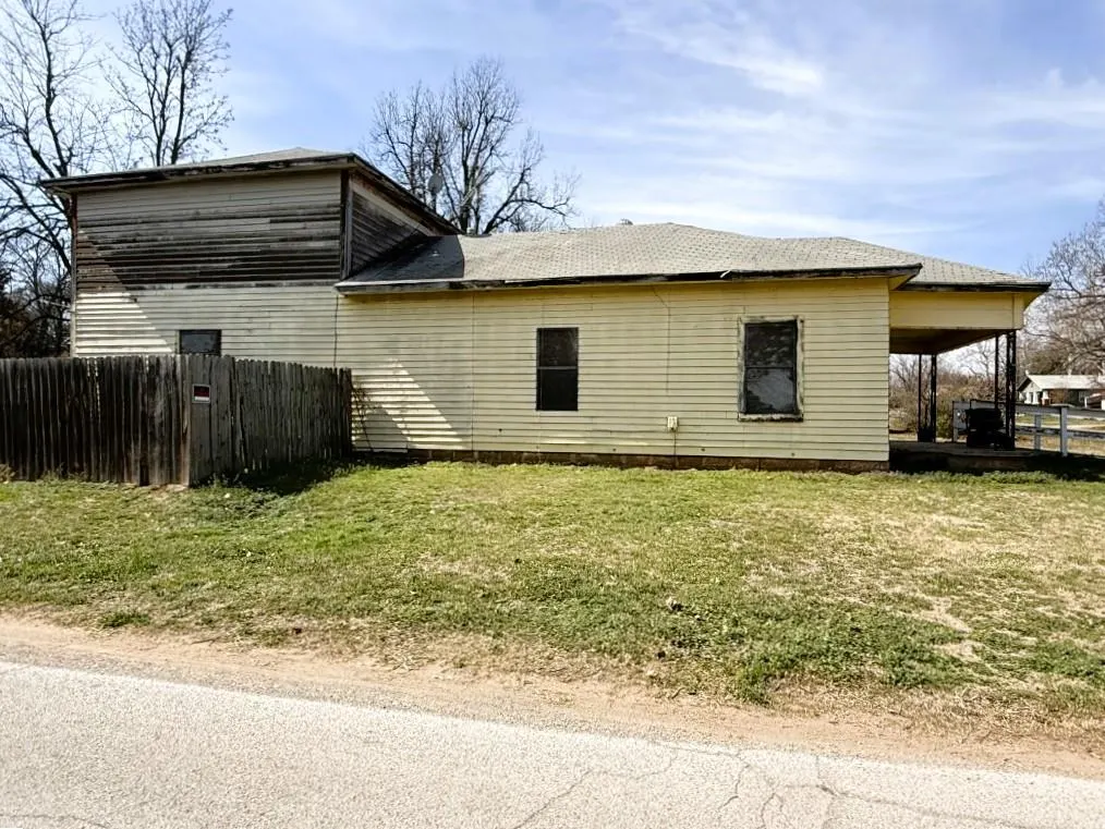 Photo 2 — 1301 W Idaho Avenue, Chickasha, OK 73018