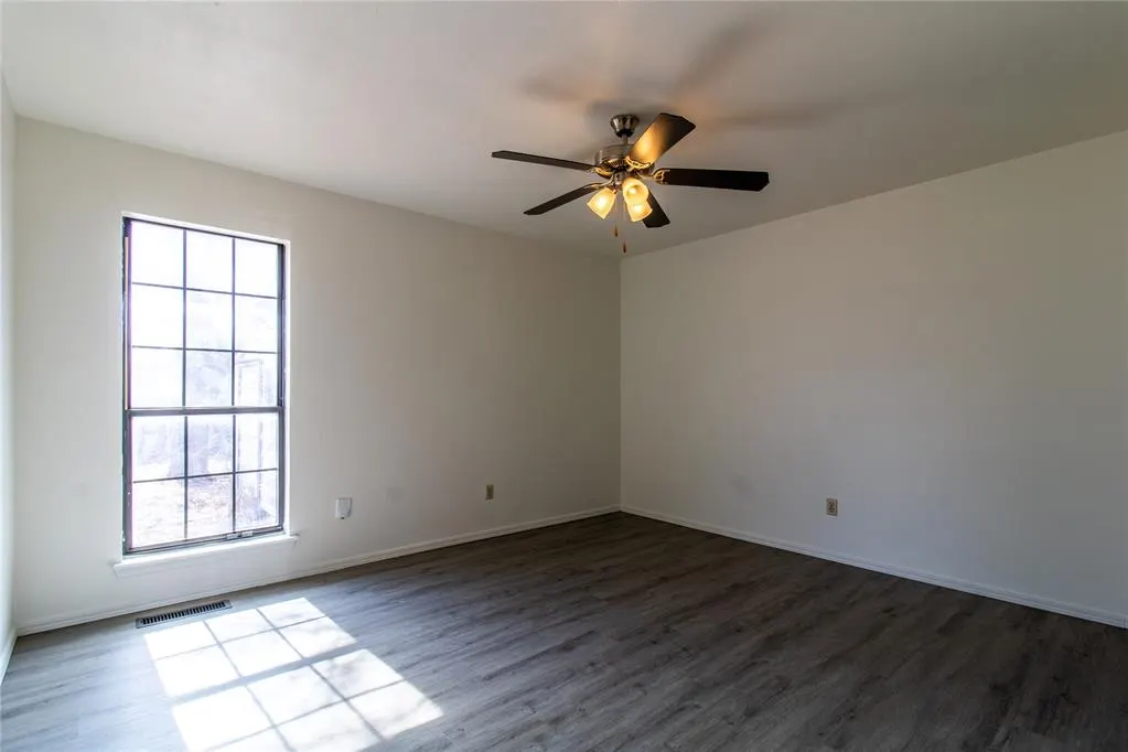 Photo 19 — 504 W 10th Street, Edmond, OK 73003
