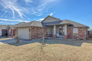 Sold home at 2200 SE 8th Street