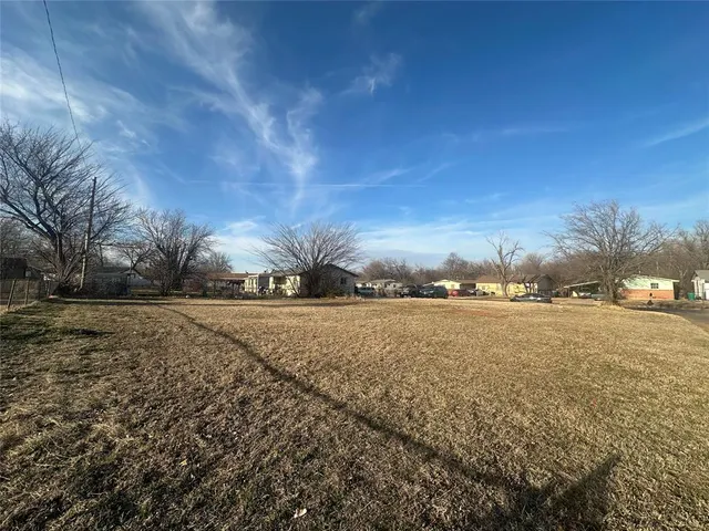 Photo 2 — 4813 S Shallow Brook Drive, Oklahoma City, OK 73129