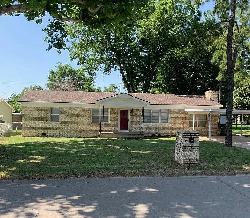 Front exterior — 514 E Center Street, Lexington, OK 73051
