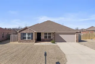 Sold home at 1918 Oak Tree