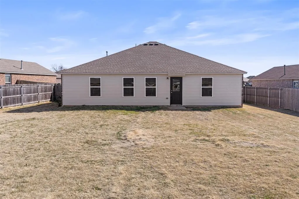 Photo 29 — 1918 Oak Tree, Shawnee, OK 74804