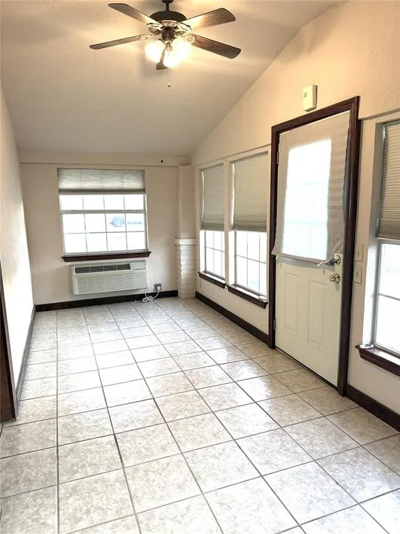 Photo 3 — 508 N Bradley Street, Weatherford, OK 73096