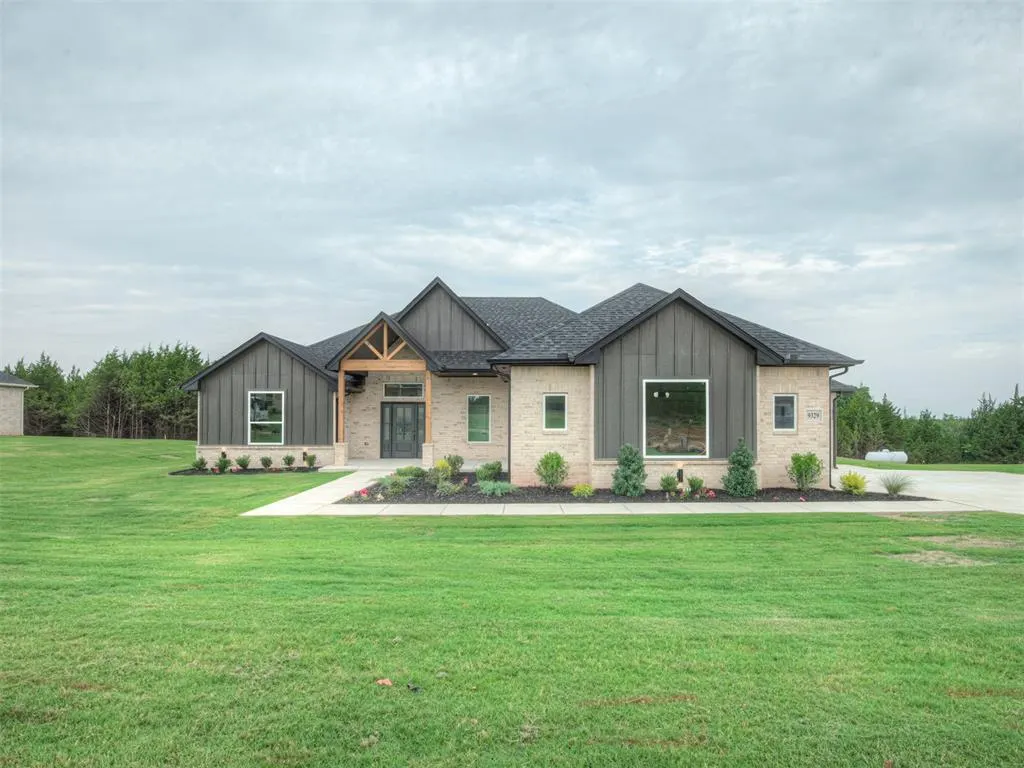 Front exterior — 9329 Eliana Drive, Guthrie, OK 73004