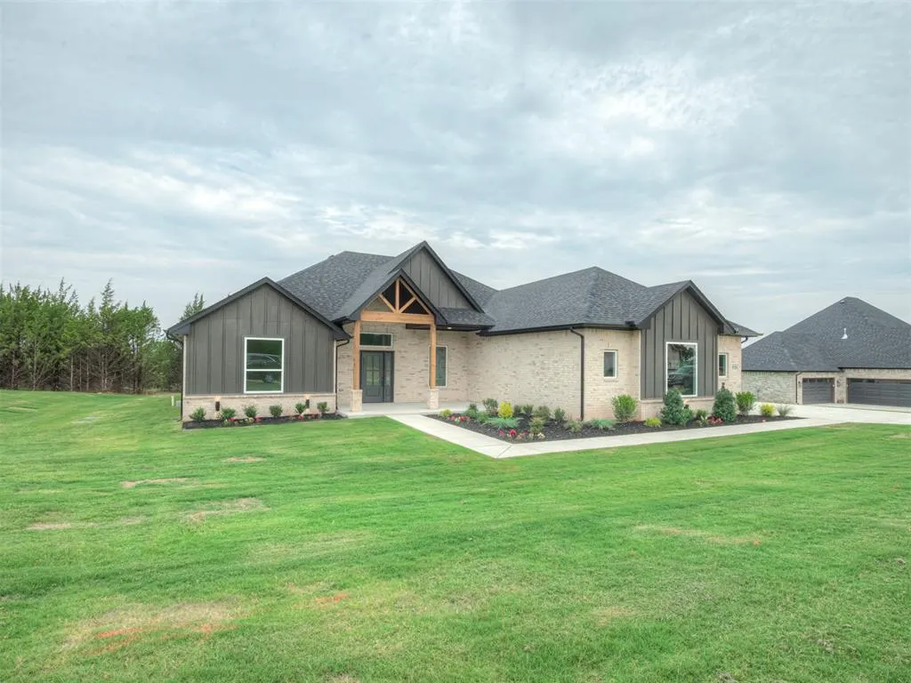 Photo 2 — 9329 Eliana Drive, Guthrie, OK 73004