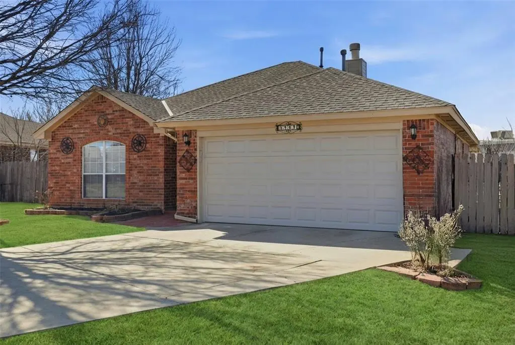 Photo 3 — 1404 Buena Vista Circle, Norman, OK 73071