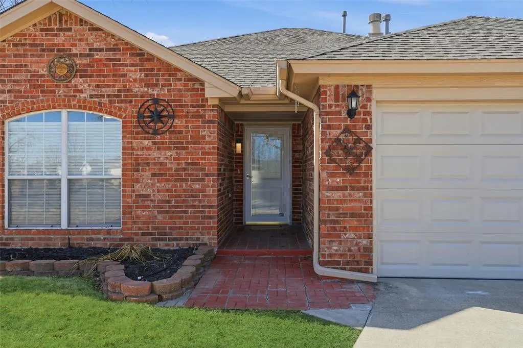 Photo 6 — 1404 Buena Vista Circle, Norman, OK 73071