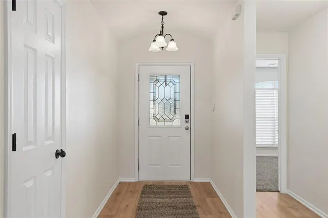Photo 8 — 1404 Buena Vista Circle, Norman, OK 73071