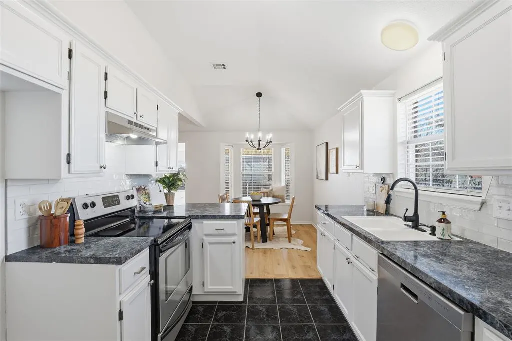 Photo 17 — 1404 Buena Vista Circle, Norman, OK 73071