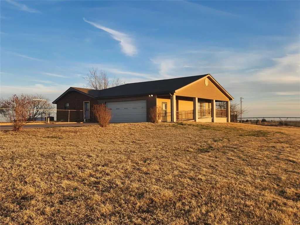 Front exterior — 21133 County 2560 Street, Binger, OK 73009