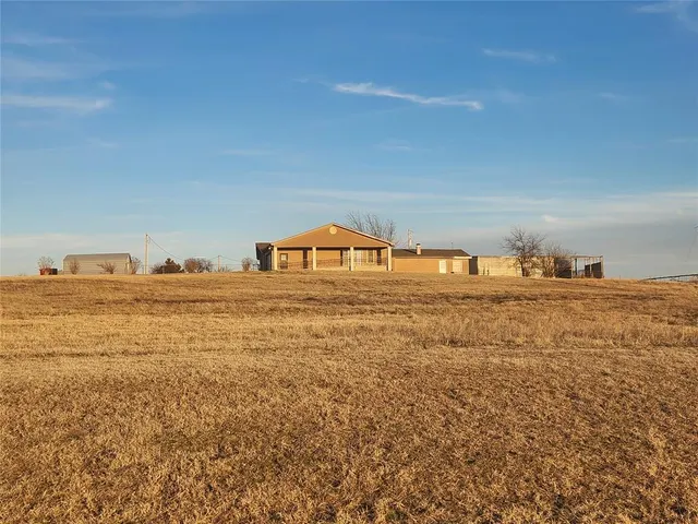 Photo 6 — 21133 County 2560 Street, Binger, OK 73009