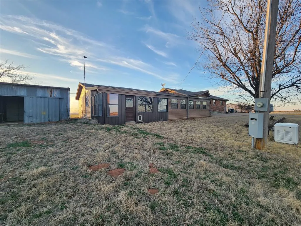 Photo 16 — 21133 County 2560 Street, Binger, OK 73009