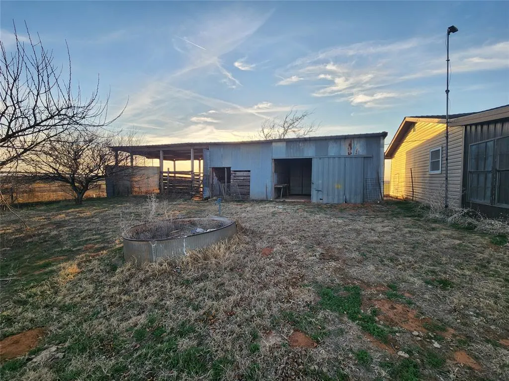 Photo 17 — 21133 County 2560 Street, Binger, OK 73009