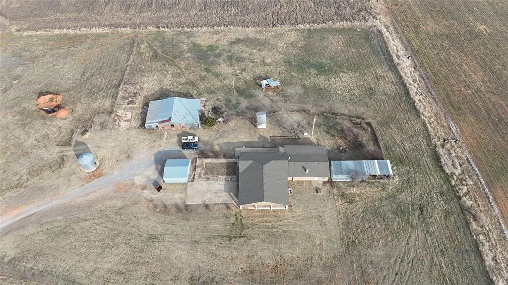 Photo 39 — 21133 County 2560 Street, Binger, OK 73009