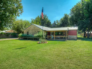 Sold home at 8816 NE 17th Street