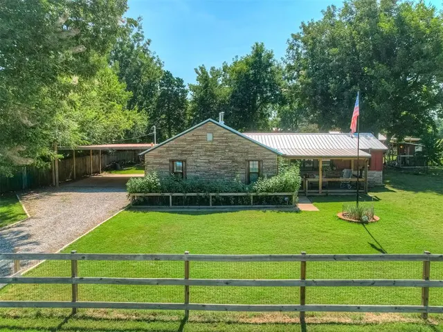 Photo 2 — 8816 NE 17th Street, Midwest City, OK 73141
