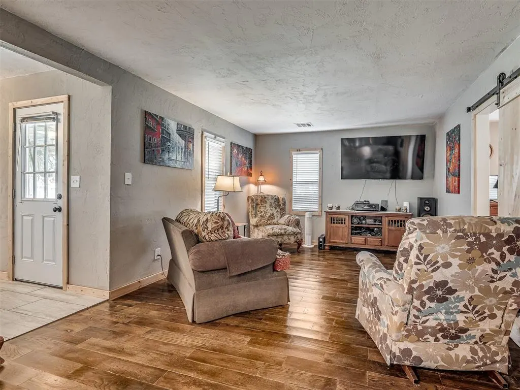 Photo 8 — 8816 NE 17th Street, Midwest City, OK 73141