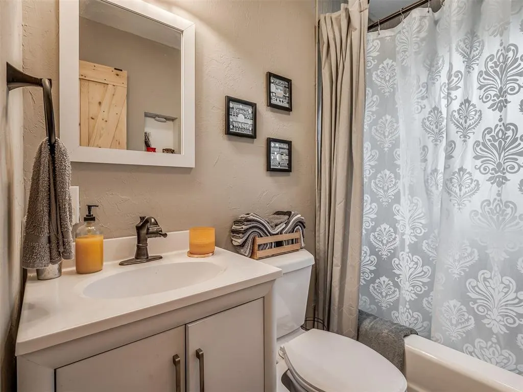 Photo 22 — 8816 NE 17th Street, Midwest City, OK 73141