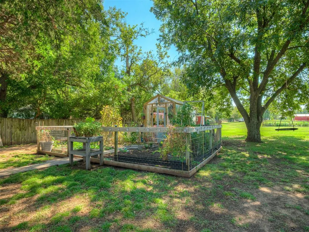 Photo 40 — 8816 NE 17th Street, Midwest City, OK 73141