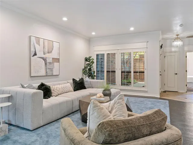 Photo 3 — 6208 Waterford Boulevard 112, Oklahoma City, OK 73118