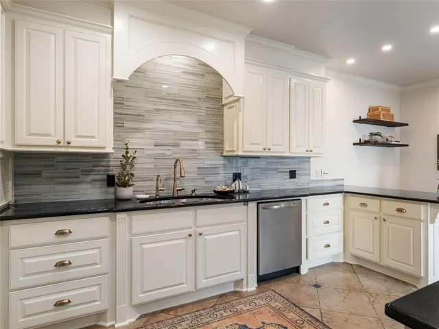 Photo 8 — 6208 Waterford Boulevard 112, Oklahoma City, OK 73118