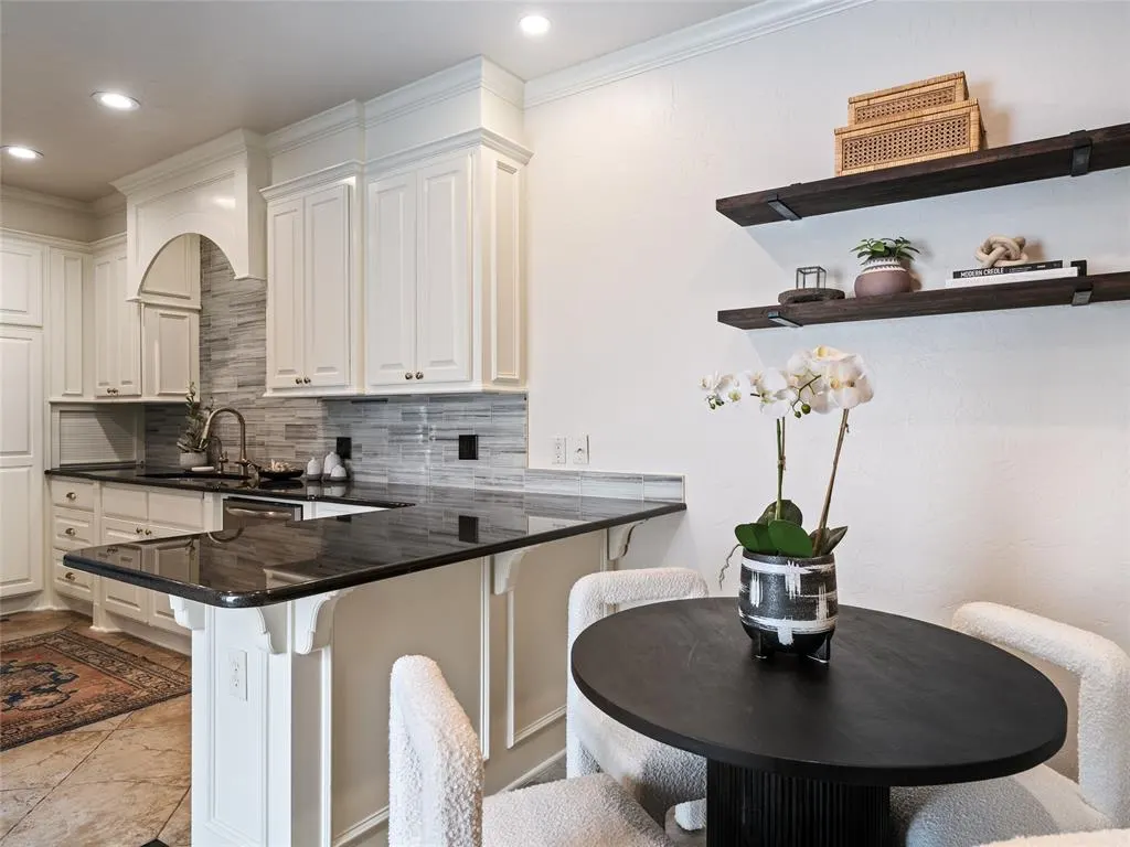 Photo 14 — 6208 Waterford Boulevard 112, Oklahoma City, OK 73118