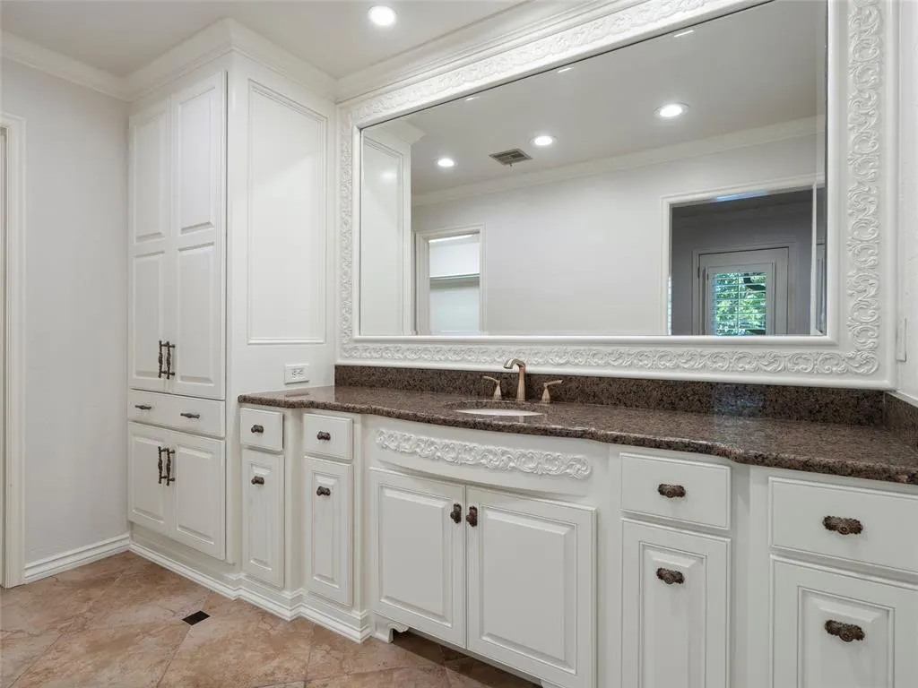 Photo 23 — 6208 Waterford Boulevard 112, Oklahoma City, OK 73118