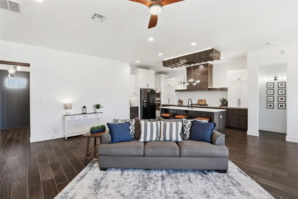 Photo 9 — 9341 SW 43rd Street, Oklahoma City, OK 73179