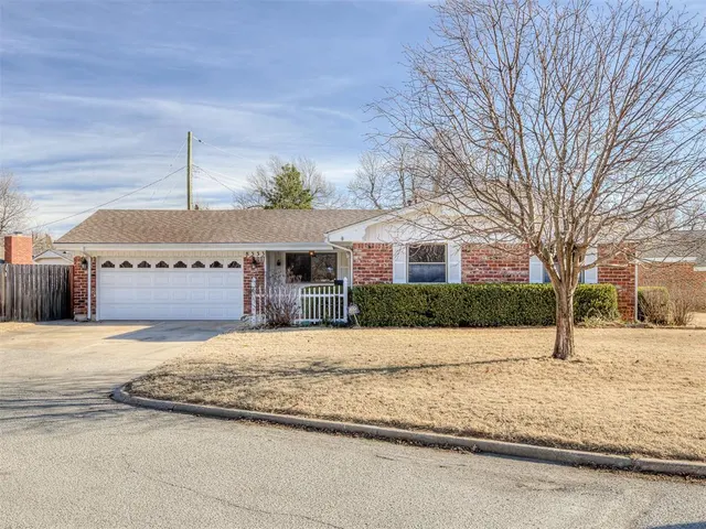 Front exterior — 8333 NW 33rd Street, Bethany, OK 73008