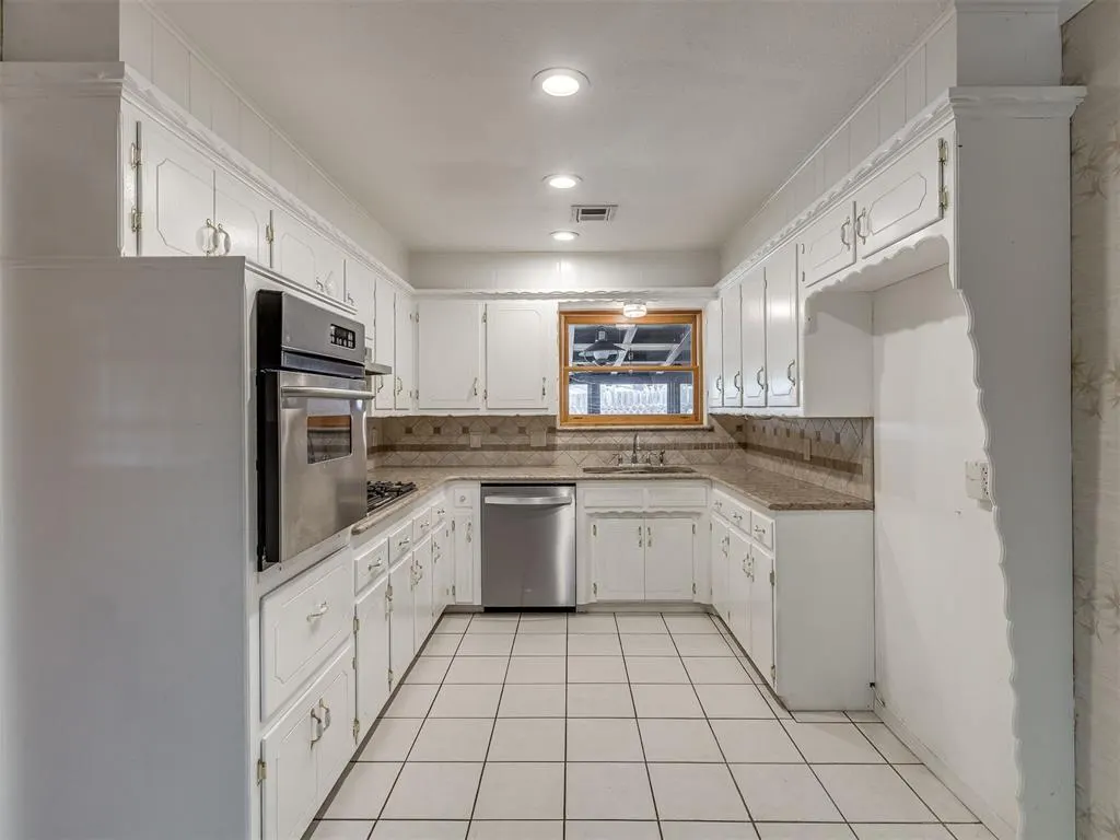 Photo 12 — 8333 NW 33rd Street, Bethany, OK 73008