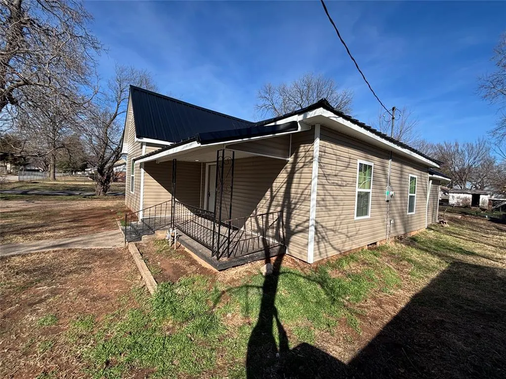 Photo 25 — 320 E Avenue Avenue, Pauls Valley, OK 73075