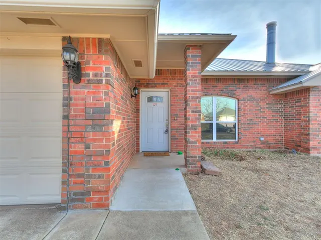 Photo 3 — 2340 Fruitful Drive, Midwest City, OK 73130