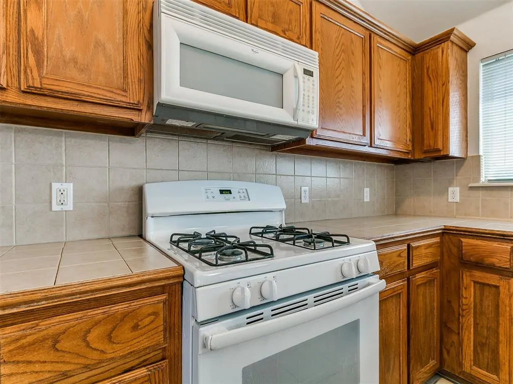 Photo 9 — 2340 Fruitful Drive, Midwest City, OK 73130