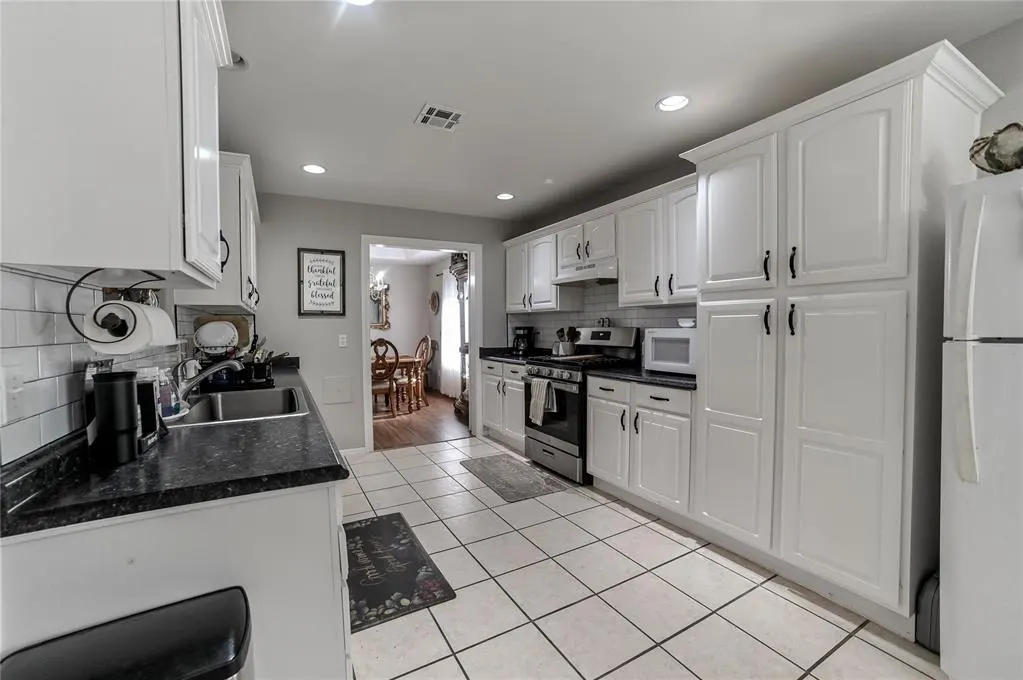 Photo 12 — 12127 SW 4th Street, Yukon, OK 73099
