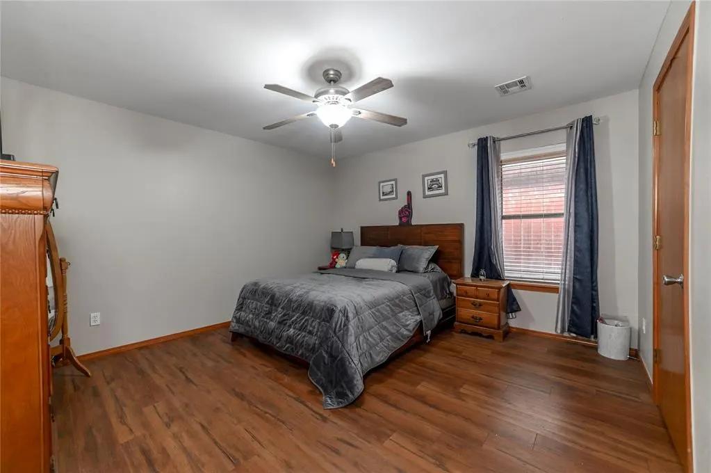 Photo 24 — 12127 SW 4th Street, Yukon, OK 73099